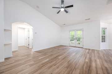 305 E 650 Ivins, UT 84738 home for sale, MLS#25-263779 - Erika Rogers Photo 3