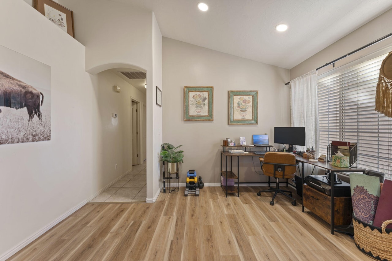 375 E 615  S Ivins, UT 84738 home for sale, MLS#25-267705 - Erika Rogers Photo 8