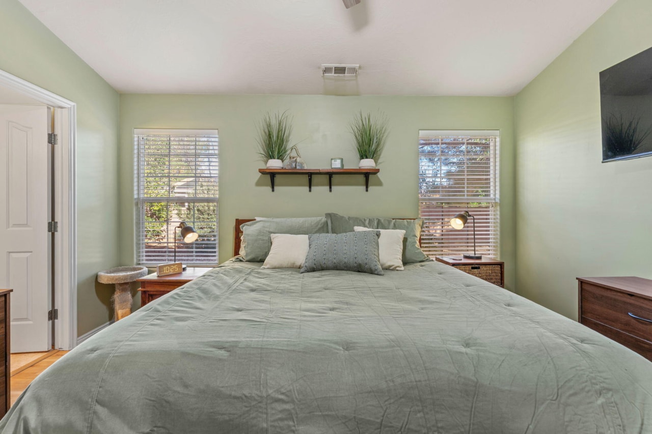 375 E 615  S Ivins, UT 84738 home for sale, MLS#25-267705 - Erika Rogers Photo 17