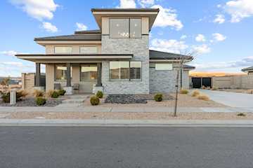 756 W Owen DR St George, UT 84790 home for sale, MLS#25-267708 - Erika Rogers Photo 2