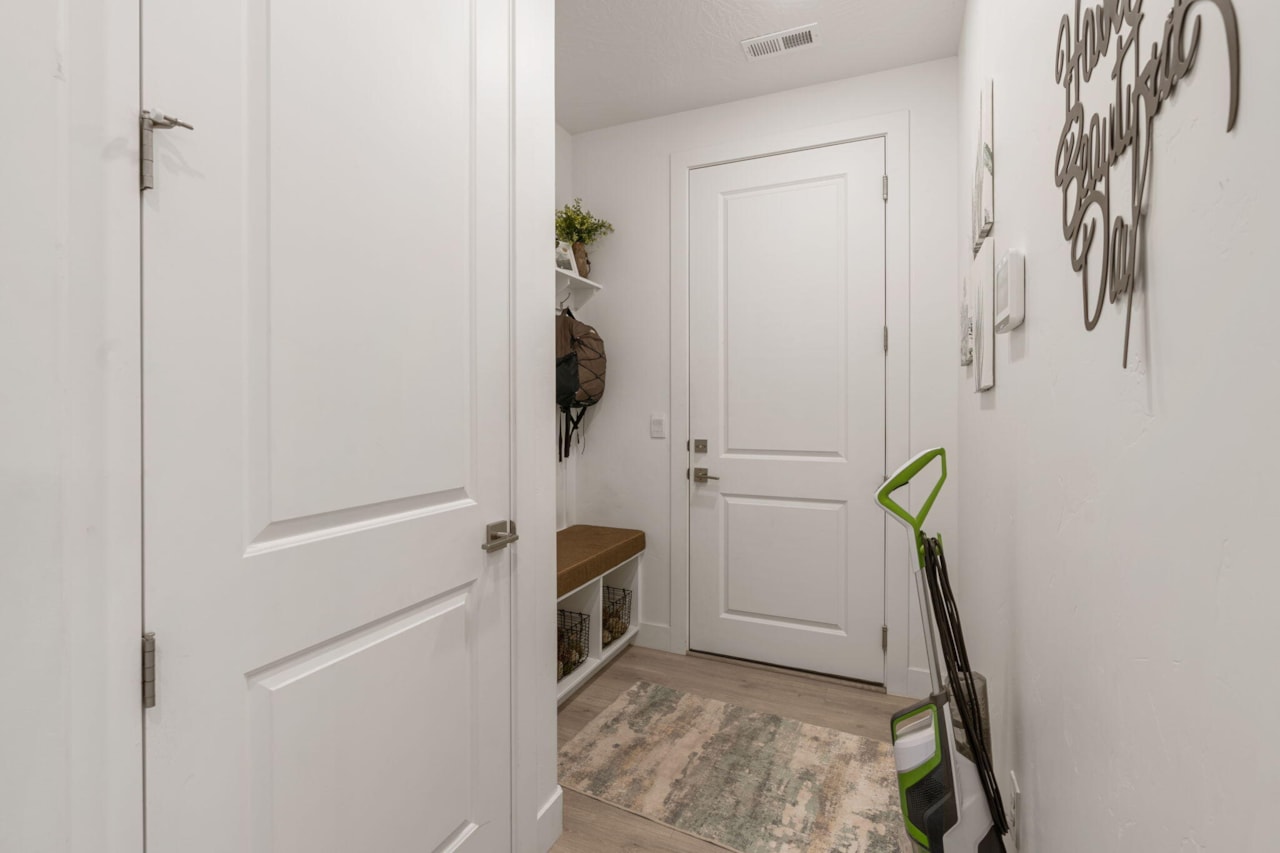 756 W Owen DR St George, UT 84790 home for sale, MLS#25-267708 - Erika Rogers Photo 19