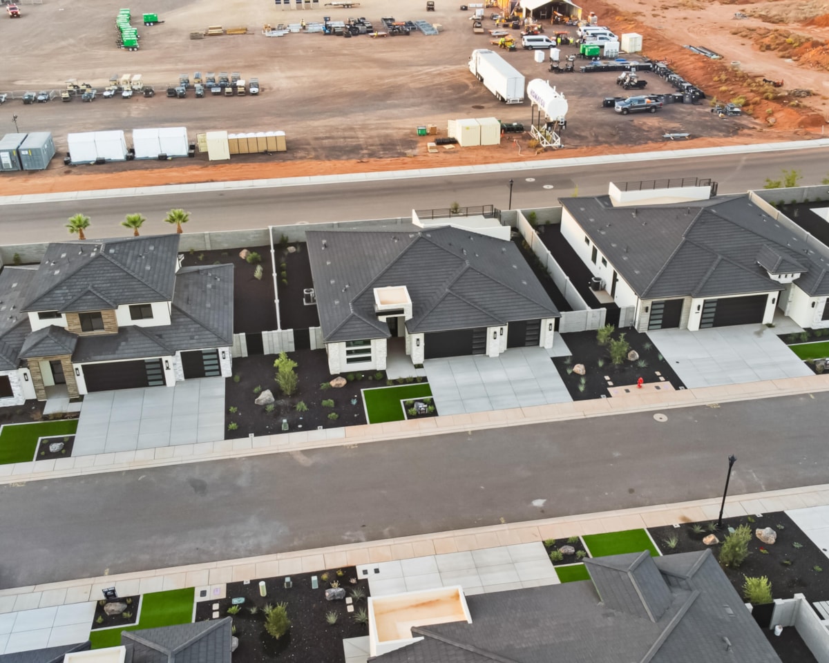 3323 Pharoah Way Way Santa Clara, UT 84765 home for sale, MLS#26-267727 - Erika Rogers Photo 2