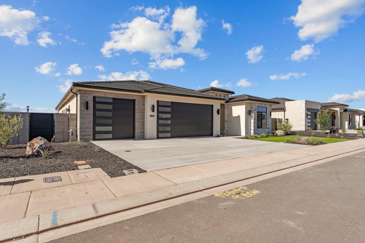 3365 Pharoah Way Way Santa Clara, UT 84765 home for sale, MLS#26-267728 - Erika Rogers Photo 2