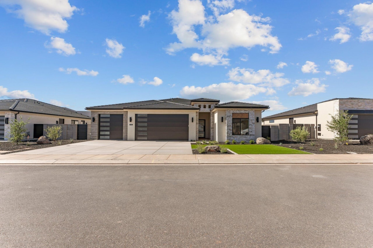 3365 Pharoah Way Way Santa Clara, UT 84765 home for sale, MLS#26-267728 - Erika Rogers Photo 3