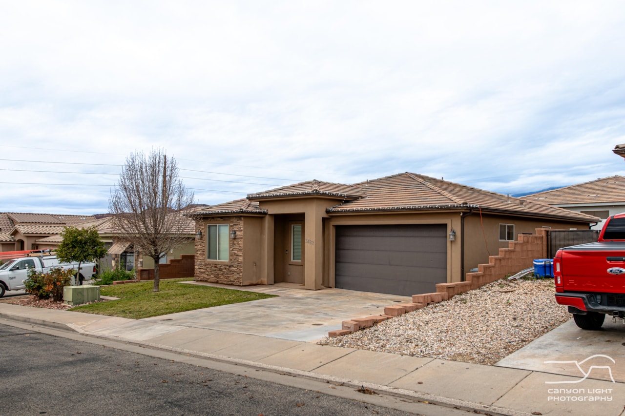 3422 W 90  N Hurricane, UT 84737 home for sale, MLS#26-267784 - Erika Rogers Photo 2