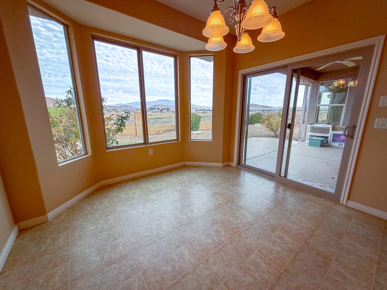 1334 W Ambassador DR St George, UT 84790 home for sale, MLS#26-267793 - Erika Rogers Photo 15