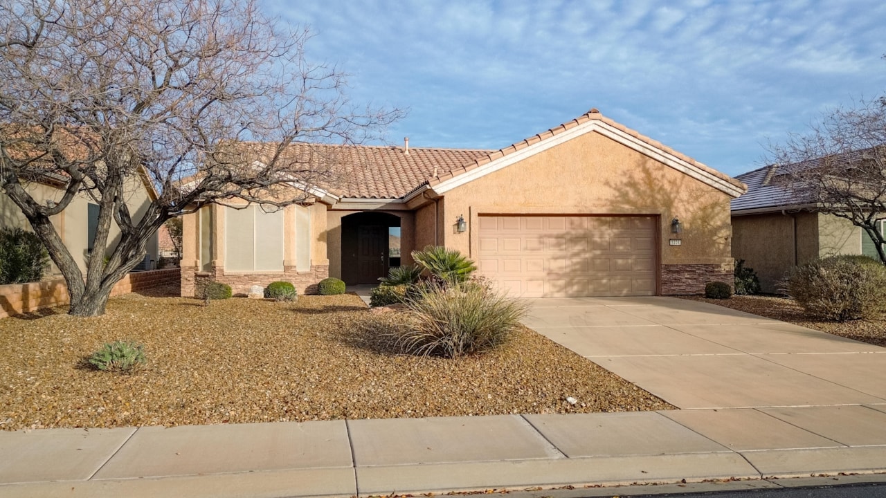 1334 W Ambassador DR St George, UT 84790 home for sale, MLS#26-267793 - Erika Rogers Photo 37